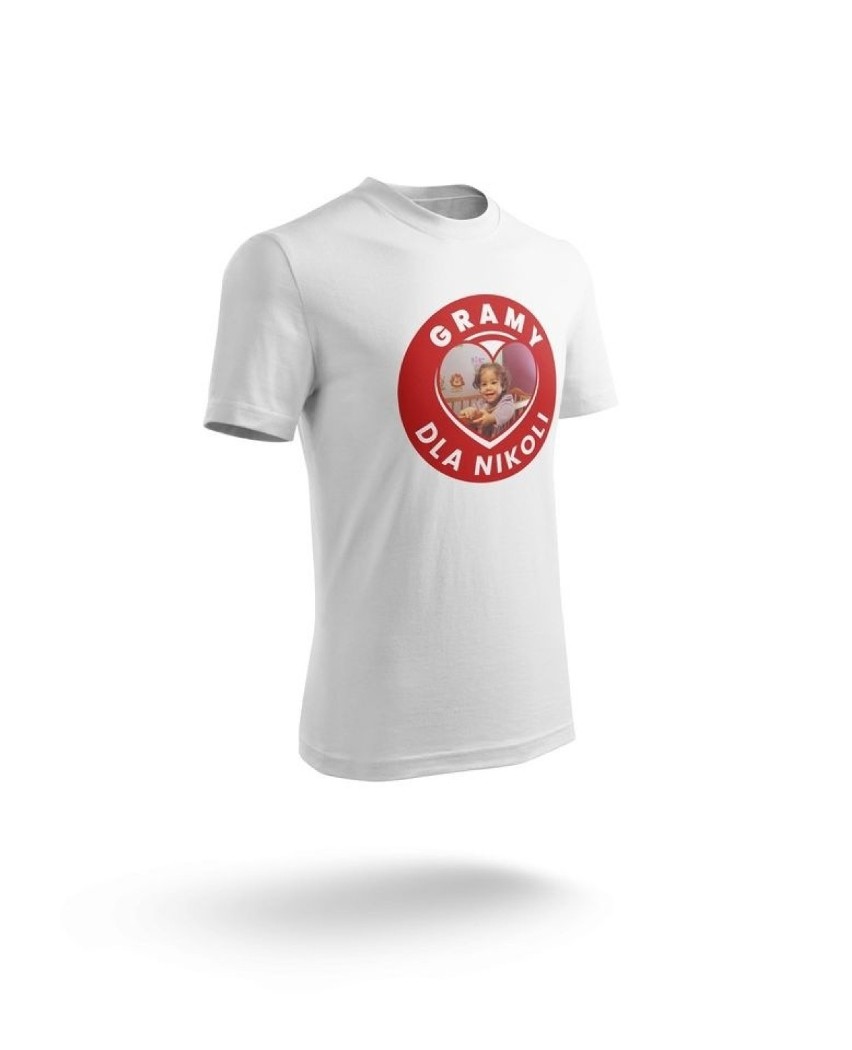 Wstępny projekt koszulki, którą piłkarze każdej drużyny...