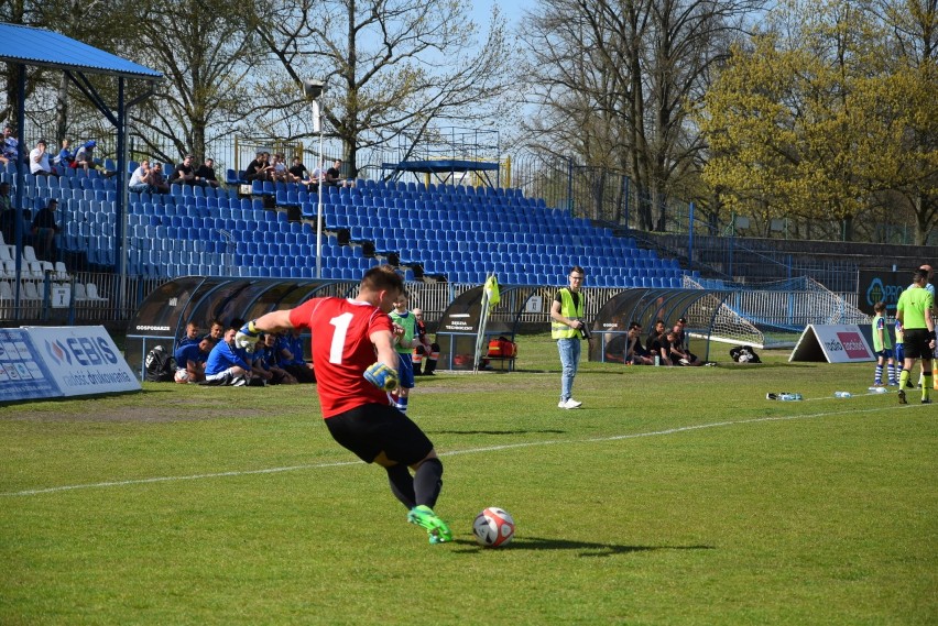 Stilon Gorzów pokonuje Ruch Zdzieszowice w trzeciej lidze piłkarskiej. W meczu, który nie zachwycił