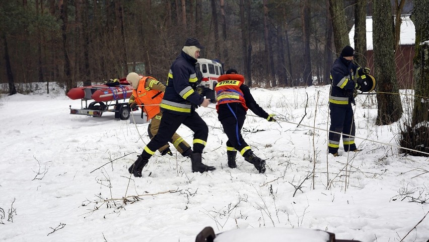 Strażacy z JRG w Olkuszu wzięli udział w ćwiczeniach wodnych