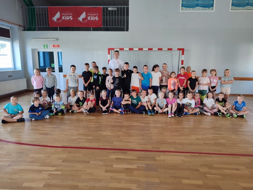 Mateusz Siuda, medalista lekkoatletycznych mistrzostw Europy, trenował z dziećmi ze Szkoły Podstawowej w Broniszewicach