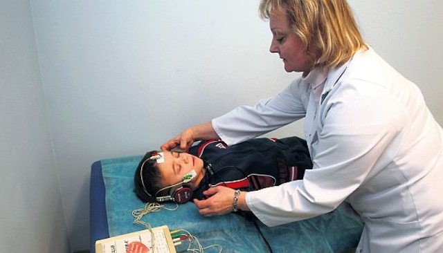 W Centrum Diagnozy i Rehabilitacji Dzieci i Młodzieży oraz Osób Dorosłych z Uszkodzonym Słuchem dzieci poddawane są obiektywnemu badaniu słuchu.
