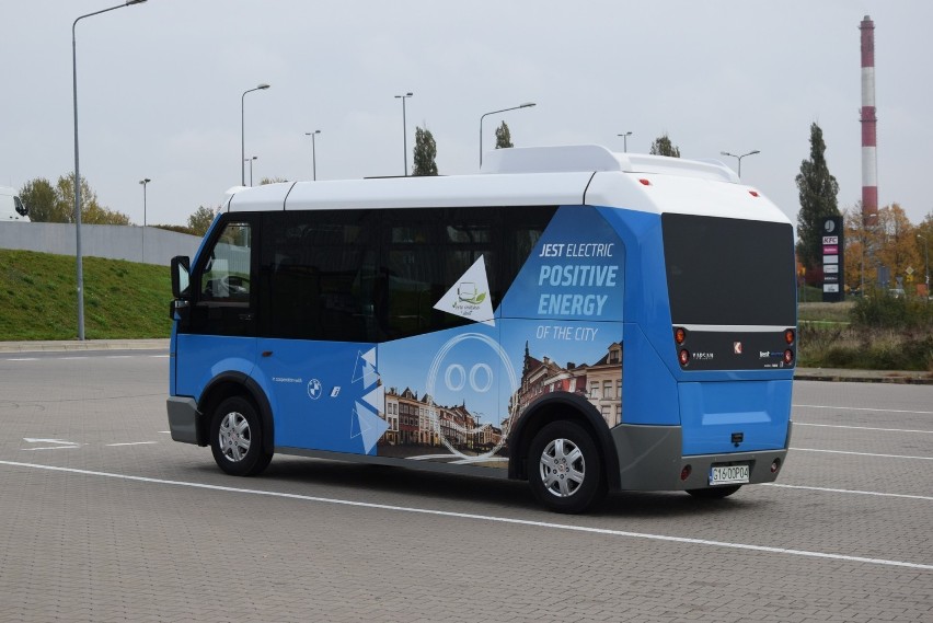 Elektryczny autobus Karsan zaprezentowano kierownictwu MZK...
