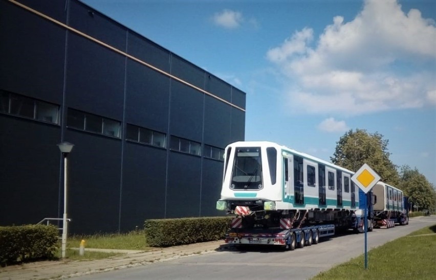 Nowy Sącz. Newag produkuje dodatkowe składy metra dla Bułgarów. 21. Inspiro w drodze do Sofii