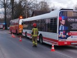 Jastrzębie: autobus miejski zderzył się z osobówką. Kierujący volvo wymusił pierwszeństwo. Na szczęście nikomu nic się nie stało