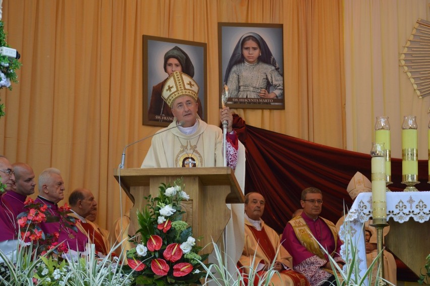 Biskup tarnowski Andrzej Jeż przewodniczył mszy świętej w Bazylice