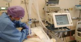 Koronawirus. W szpitalu w Bełchatowie zajęte są prawie wszystkie respiratory. Czy są wolne łózka "covidowe"