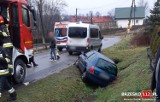 Poręba Spytkowska. Samochodem wjechała do rowu