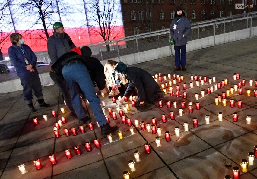 50. rocznica Grudnia '70 w Szczecinie. Światła Pamięci zapłonęły na placu Solidarności