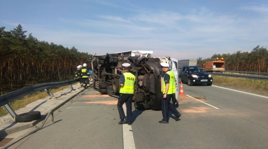 Wypadek na S8 między węzłami Łask i Róża w Baryczy. Utrudnienia w ruchu