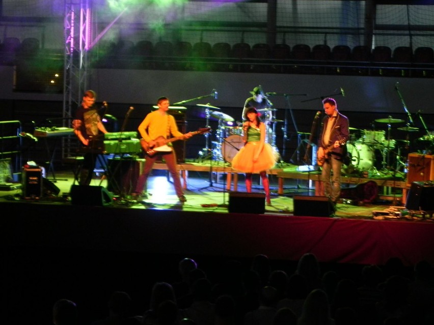 "Biff" na scenie hali MOSiR w Ostrowcu Świętokrzyskim.