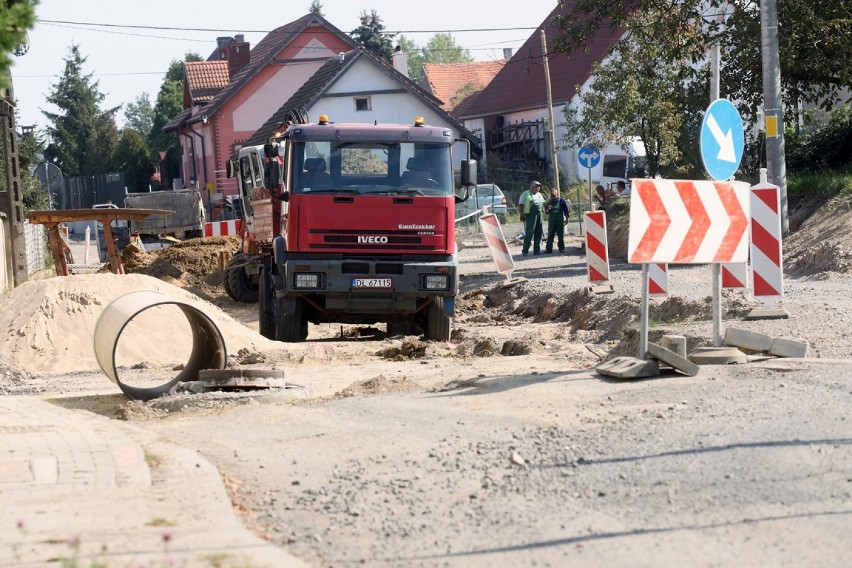 Drugi etap remontu ulicy Szczytnickiej w Legnicy [ZDJĘCIA]