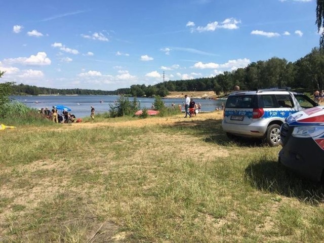 Strażacy z OSP Nowa Wieś Wielka uratowali mężczyznę na plaży w Pieckach pod Bydgoszczą