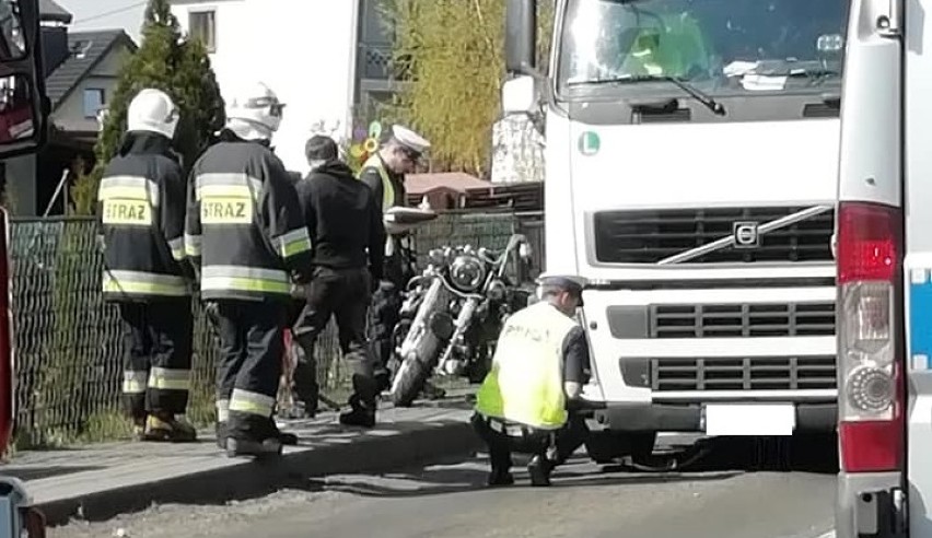 Wypadek motocyklisty w Świerklanach. Poważne utrudnienia w ruchu  [ZDJĘCIA]