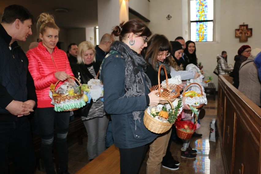 Święcenie pokarmów w inowrocławskiej parafii pw. św. Józefa [zdjęcia]