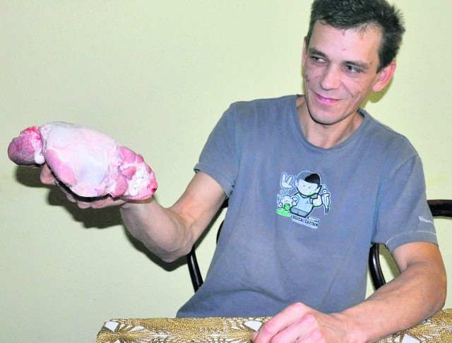 Dariusz Hawrylczuk z Oświęcimia kupił nieświeże mięso. Teraz oddał sprawę do Sanepidu