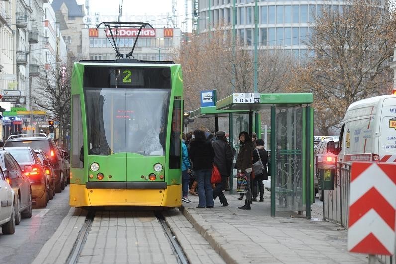 Poznań -  Tramwaje jak w niedzielę, mniej autobusów, bilety PKP przez internet