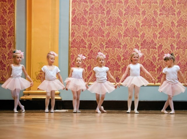 Najmłodsze baletnice z Akademii Bajarki mają 3 latka