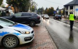Policyjna akcja „Wszystkich Świętych” w Radomsku. Zatrzymane prawa jazdy i dowody rejestracyjne. ZDJĘCIA