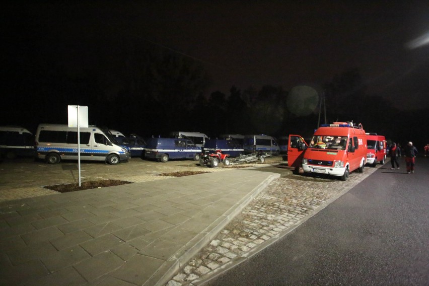 Akcja policji na gdańskich Stogach. Poszukiwania paralotniarza z Pruszcza Gdańskiego [ZDJĘCIA]