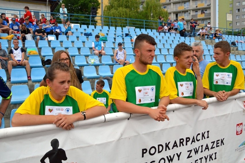 XV Podkarpacki Memoriał Lekkoatletyczny Olimpiad Specjalnych w Stalowej Woli. Zobacz zdjęcia