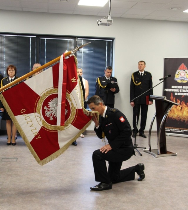 Podczas czwartkowej uroczystości brygadier Mariusz Góra oficjalnie objął stanowisko komendanta miejskiego kieleckiej straży pożarnej.