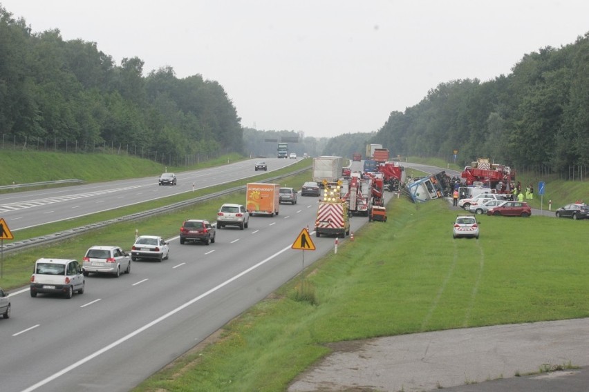 Wypadek cysterny na A4 w Mysłowicach. Były spore korki [ZDJĘCIA]