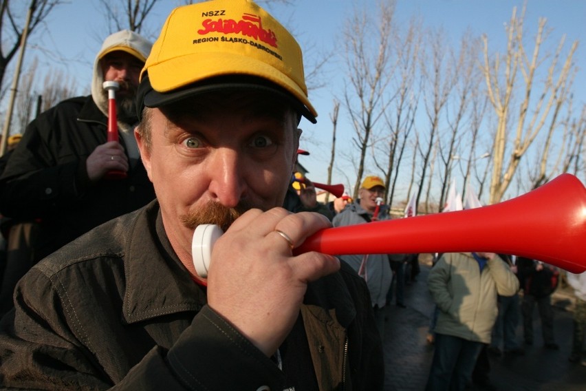 Pikieta Solidarności przed sosnowiecką firmą [WIDEO + ZDJĘCIA]