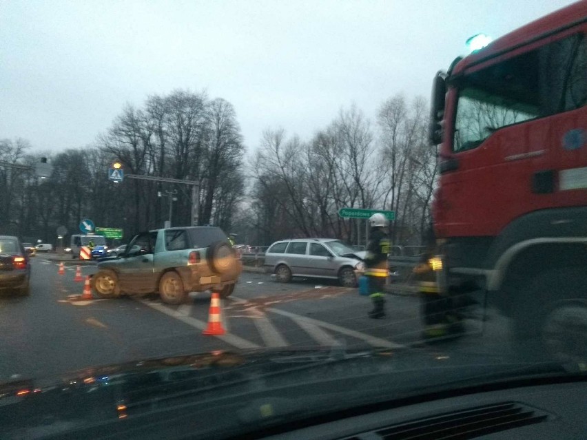 Nawojowa. Wypadek zablokował drogę krajową