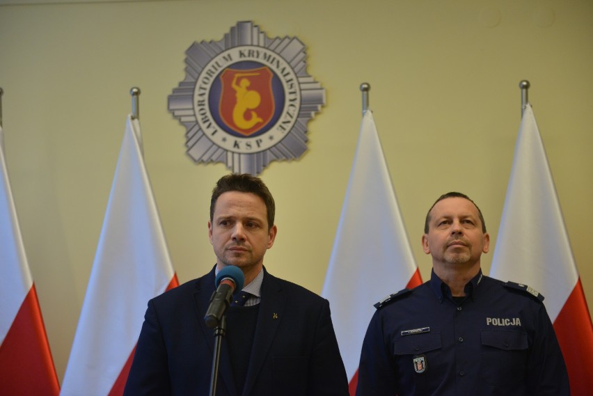 Rafał Trzaskowski w Komendzie Stołecznej Policji. Miasto...