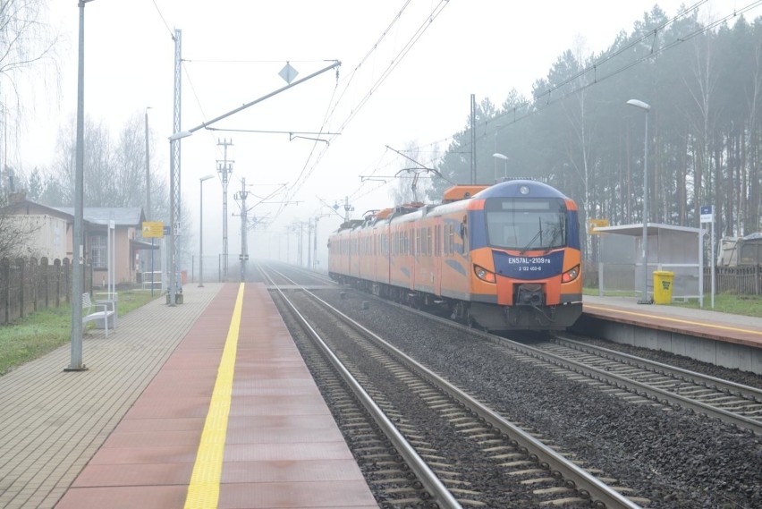 Pociągi regionalne:
- dodatkowa para pociągów Gorzów Wlkp. -...