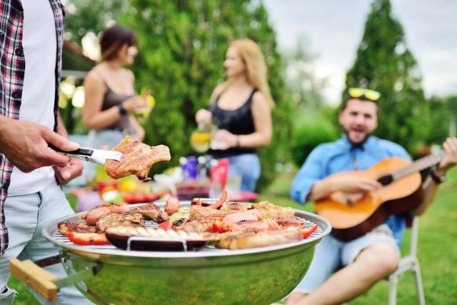 Sezon grillowy wystartował. Jeśli chcesz mieć udanego grilla? Zapoznaj się z kilkoma ważnymi zasadami!