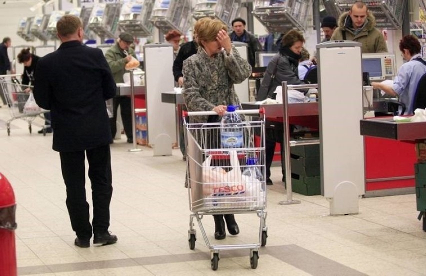 Przez 10 lat wzrosły nie tylko nasze pensje, ale też ceny w...