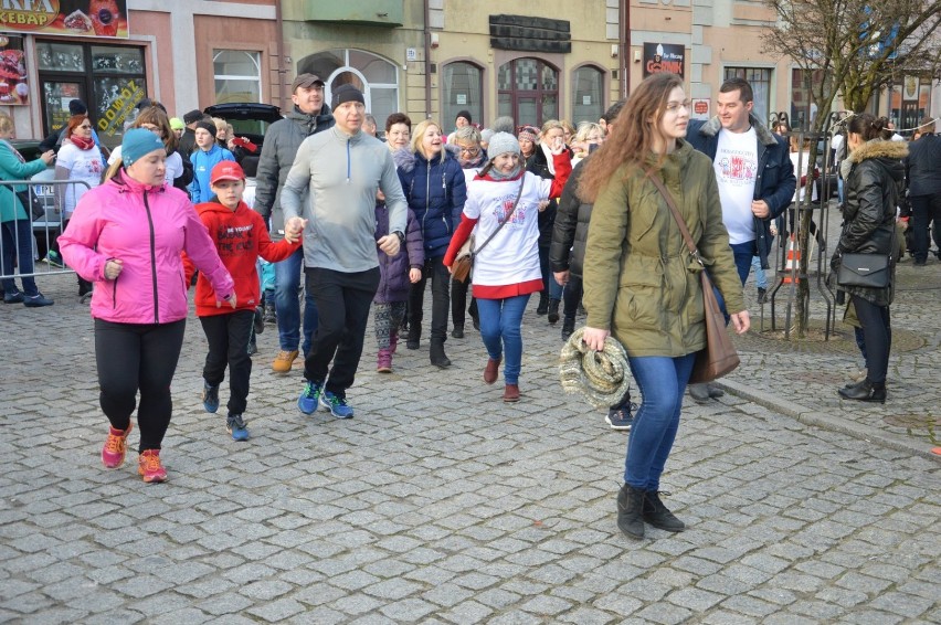Marszobieg Noworoczny w Głogowie. Mieszkańcy powitali rok 2018 na sportowo [ZDJĘCIA]