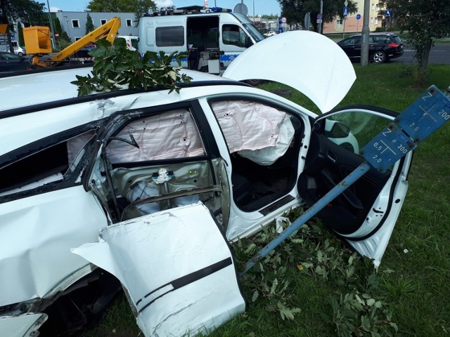 Około godz. 8 na ul. Szubińskiej w Bydgoszczy doszło do zderzenia dwóch samochodów osobowych. Jak dowiedzieliśmy się z KWP Bydgoszcz, jedna osoba została poszkodowana. 





Zwiedzanie Młynów Rothera na Wyspie Młyńskiej w Bydgoszczy

