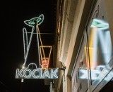 Piękne neony w centrum Poznania. Czy miasto znów rozbłyśnie? Zgłoś swój neon w miejskim konkursie! 