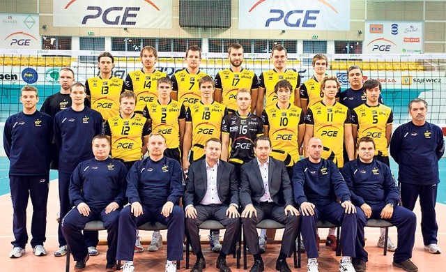 PGE Skra Bełchatów: W górnym rzędzie (od lewej): Michał Woźniak (masażysta), Michał Winiarski, Radosław Wnuk, Bartosz Kurek, Marcin Możdżonek, Daniel Pliński, Karol Kłos, Sebastian Gaszek (team menager). W środkowym: Fabio Storti (statystyk), Maciej Krzywiecki, Paweł Woicki, Mariusz Wlazły, Michał Bąkiewicz, Paweł Zatorski, Miguel Falasca, Stephane Antiga, Jakub Novotny, Daniel Lecouna (trener przygotowania atletycznego). W dolnym: Tomasz Kuciapiński (fizjoterapeuta), Jacek Nawrocki (trener), Konrad Piechocki (prezes), Grzegorz Stawinoga (wiceprezes), Maciej Bartodziejski (II trener), Wojciech Łucarz (lekarz)