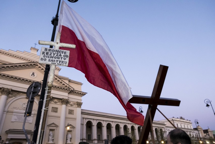 Centralna Droga Krzyżowa Warszawa 2019. Procesja w Wielki Piątek na ulicach Warszawy [ZDJĘCIA]