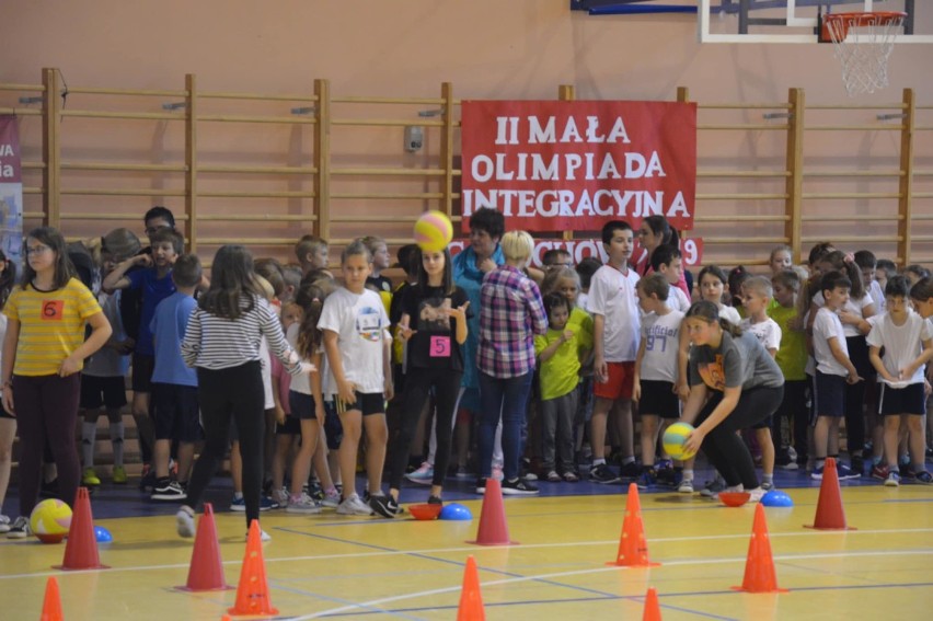 Sportowe emocje, dużo ruchu i świetna zabawa, czyli II Mała Olimpiada Integracyjna w Gołuchowie