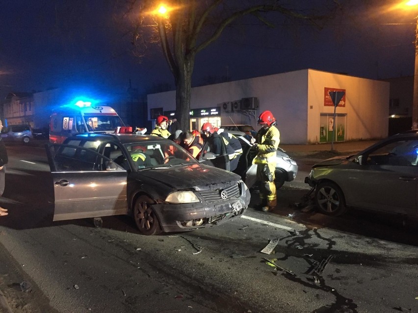 Do wypadku czterech samochodów doszło w Luboniu na ul. Armii...