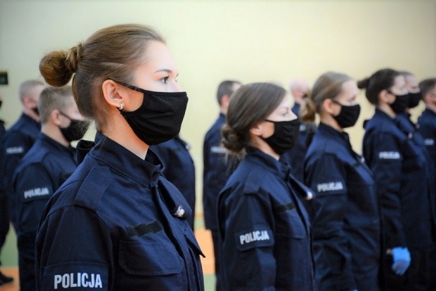 Nowi policjanci wstąpili w szeregi policji Garnizonu...