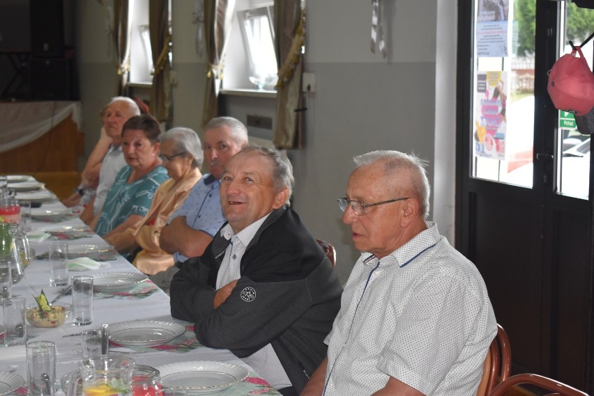 Seniorzy z Chocza świętowali Dzień Mamy i Taty