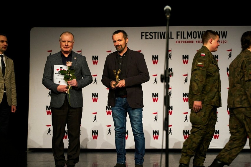 Festiwal Filmowy w Dębicy zakończony. Bohaterów uhonorowano statuetkami [ZDJĘCIA, WIDEO]