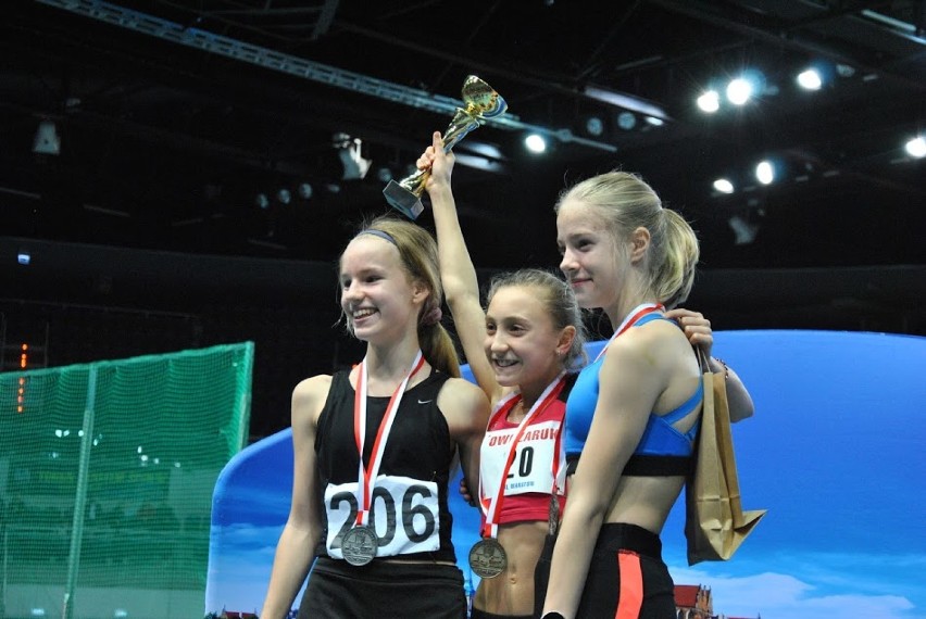 Na podium w Toruniu stanęli: Amelia Zochniak i Mateusz...