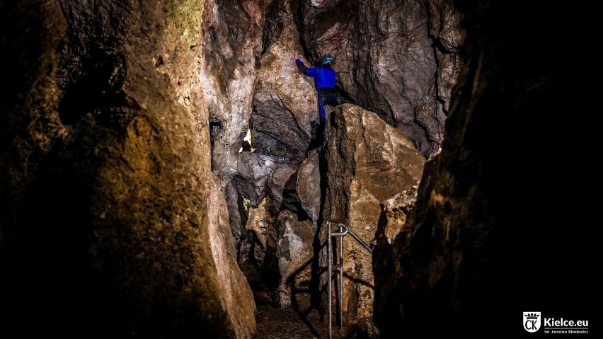 Na Kadzielni w Kielcach można ponownie zwiedzać jaskinie. Są nowe atrakcje podziemnej trasy. Zobacz zdjęcia i film 