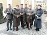 Grupa rekonstrukcyjna Drużyny Tradycji 70 Pułku Piechoty w Pleszewie wzięła udział w rekonstrukcji historycznej na krotoszyńskim rynku