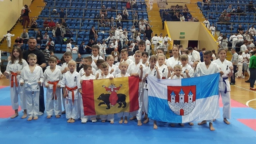 16 medali RKKK na VI Świętokrzyskiej Lidze Karate Koronea Cup [ZDJĘCIA]