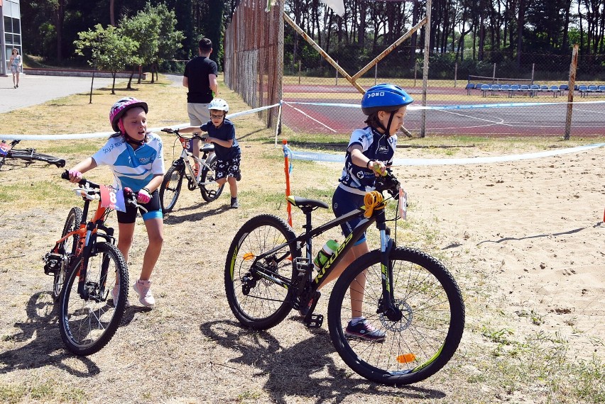 Kolarstwo. Około 80 zawodników rywalizowało w MTB Piła Cross Country Cup. Zobaczcie zdjęcia