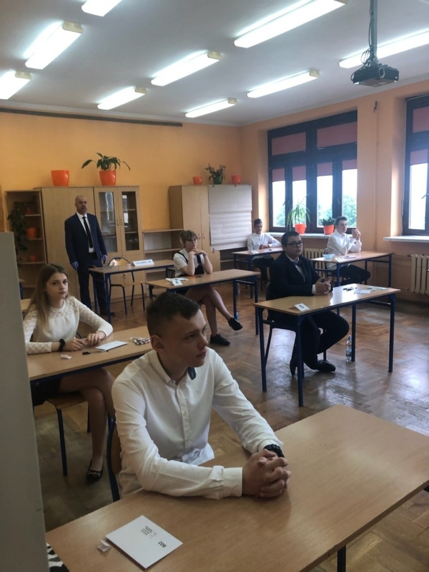 Egzamin ósmoklasisty w szkole podstawowej w Małogoszczu....