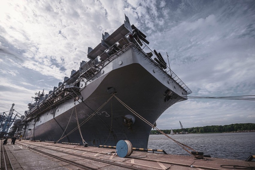 Amerykański kolos w Gdyni. USS Kearsarge wpłynął do portu (wrzesień 2022)