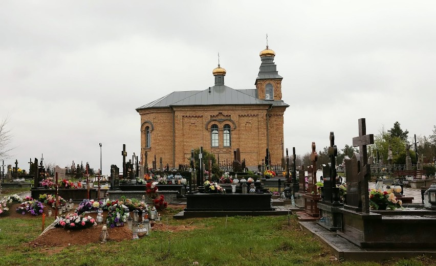 Kwiaty na grobie pierwszego Wójta Wolnego Miasta Sokółka. Tak władze uczciły 230. rocznicę uchwalenia Konstytucji 3 Maja   